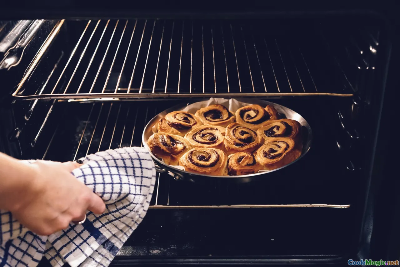 baking baguettes, oven steam, crust