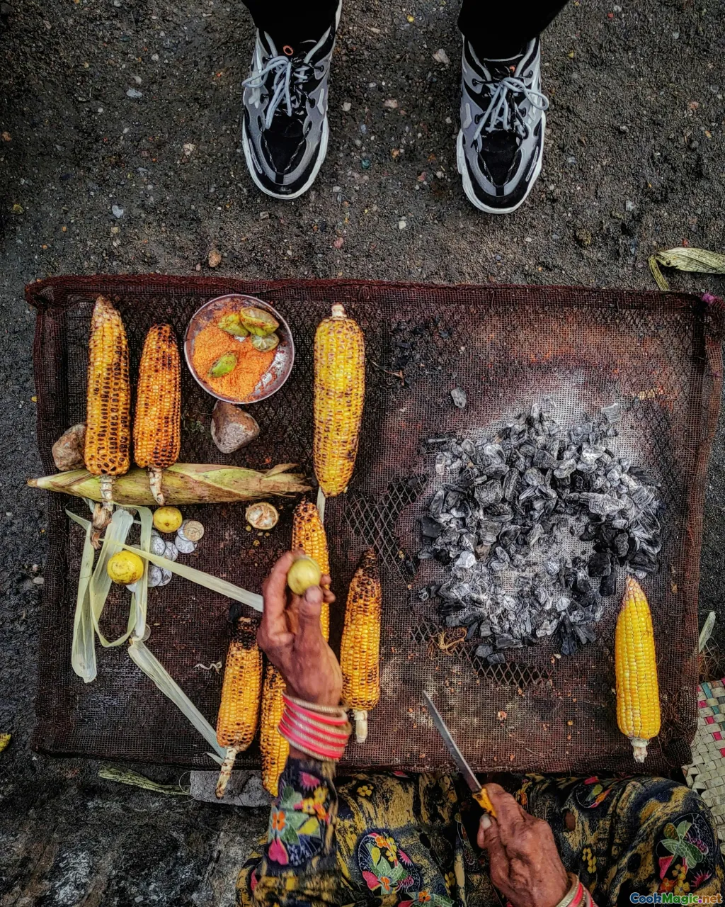 Chilean countryside, paila de greda, family table, summer corn
