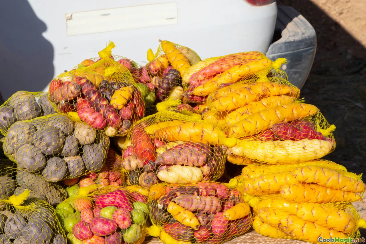 Congolese market, colorful fruits, local vendors