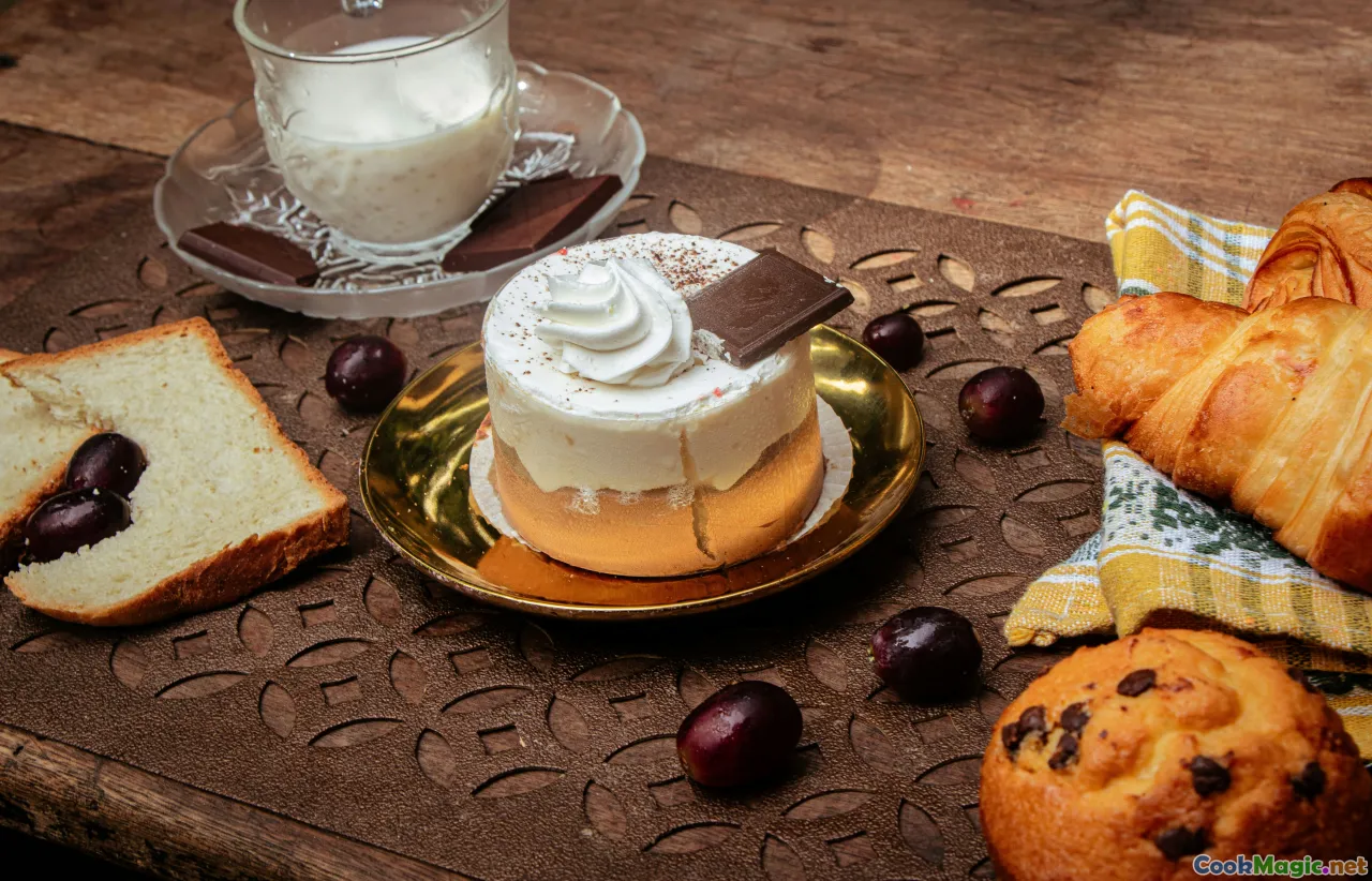 cooking_tips, sharing_desserts, authentic_cuisine, home_kitchen