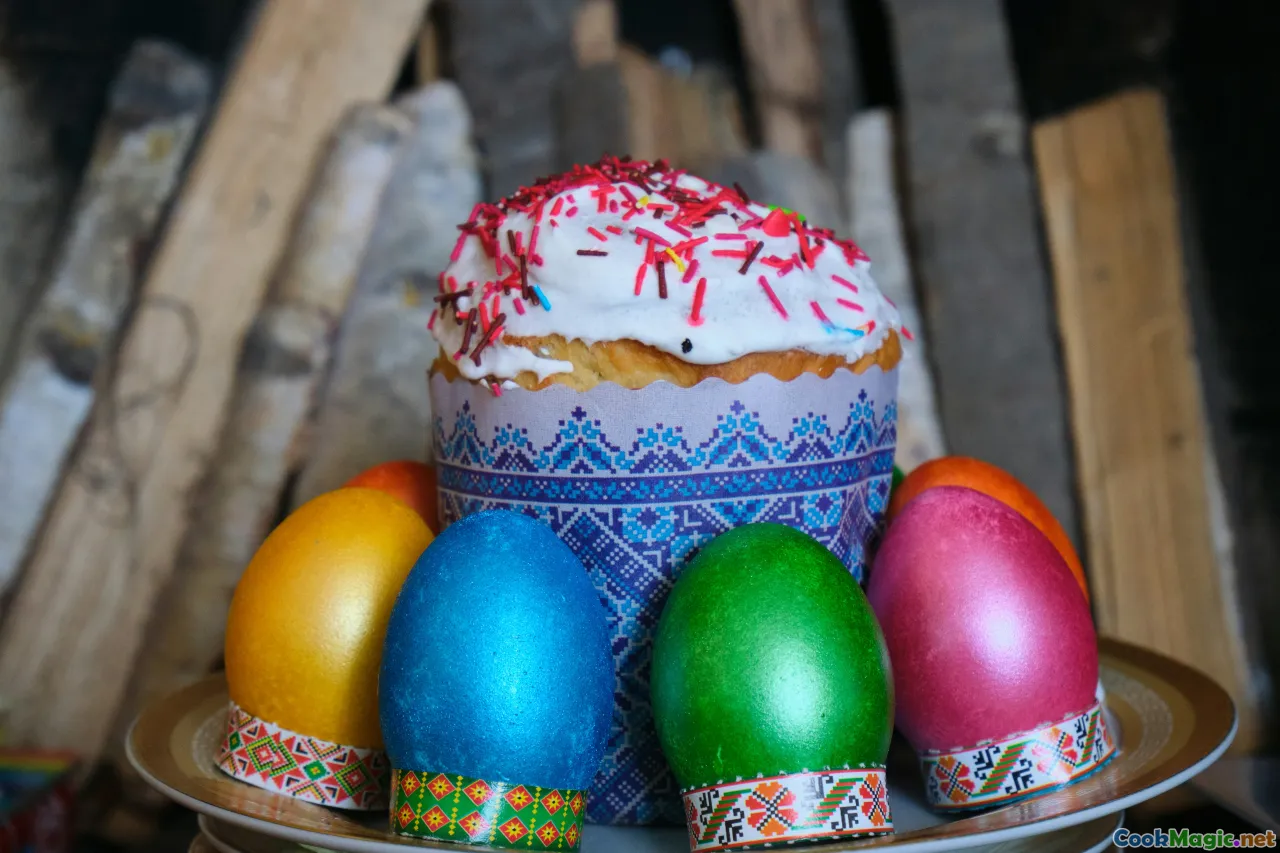 egg dyeing, traditional patterns, natural dyes