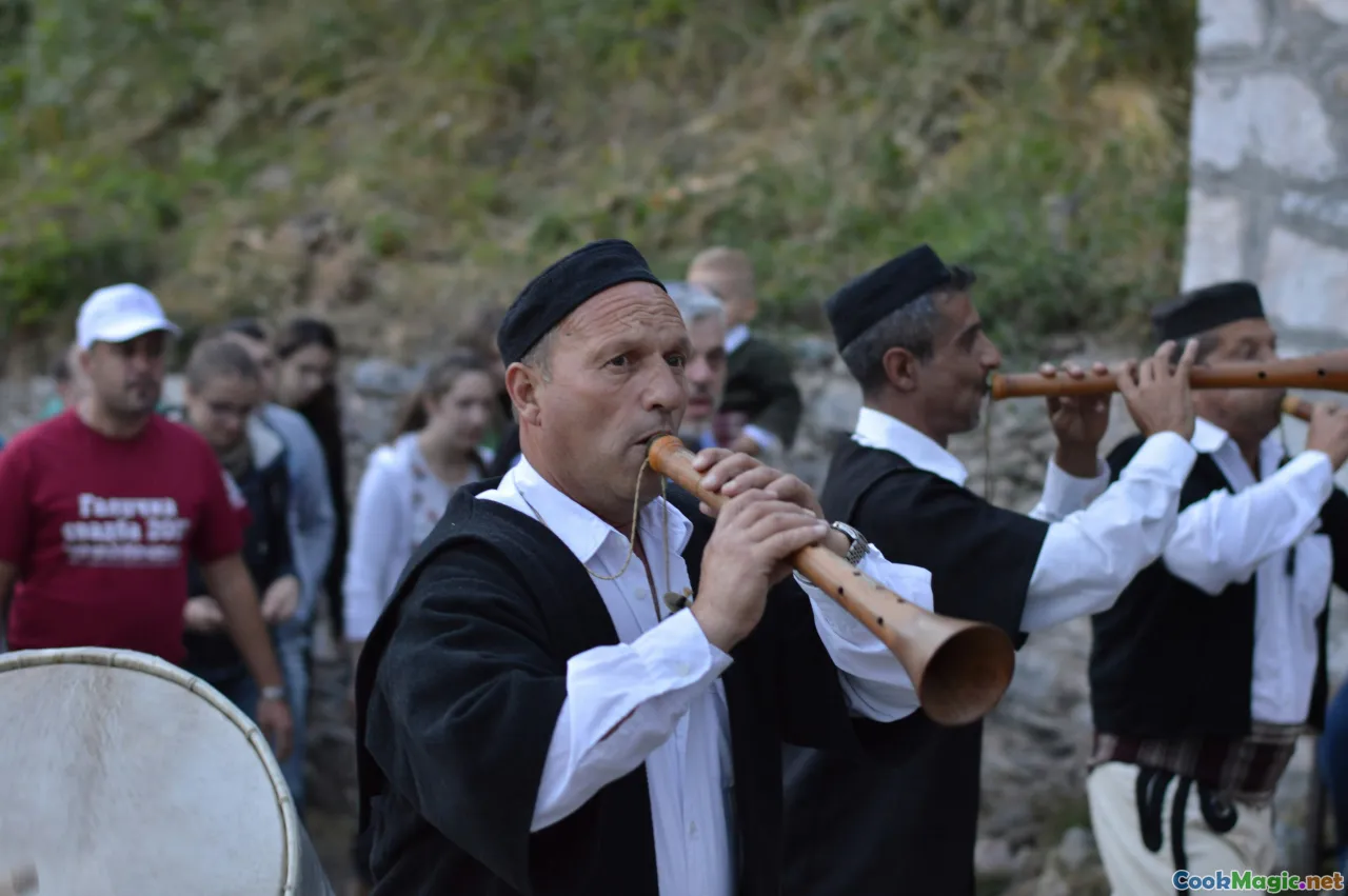 Georgian celebration, traditional feast, wine toasts