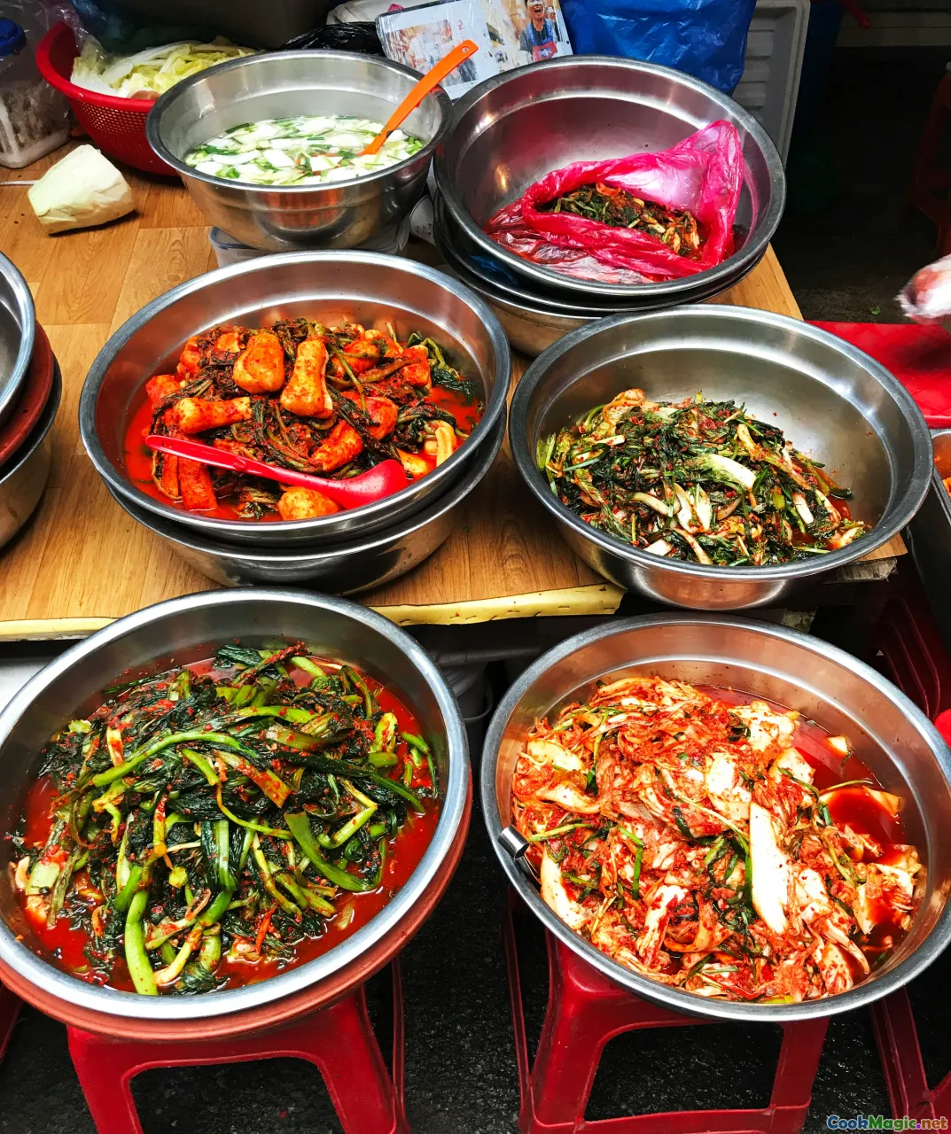 kimjang, communal cooking, family gathering, traditional Korean festival