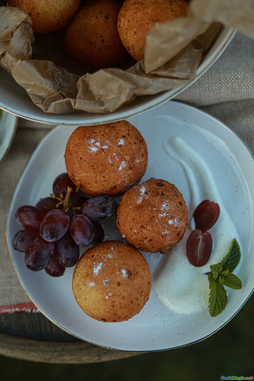 Makroudh, Tunisian pastries, honey-soaked sweets