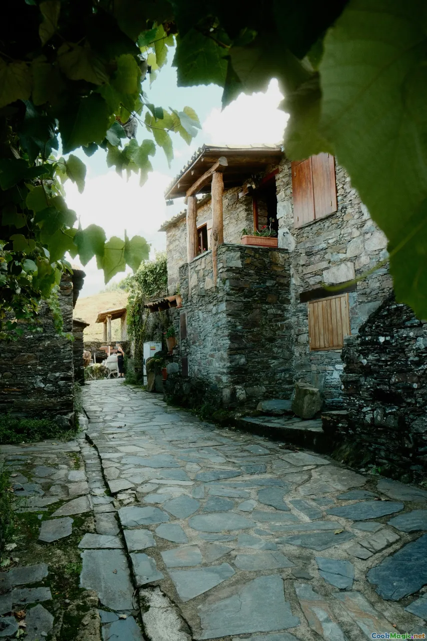 map, village inn, Ohrid old town, mountains