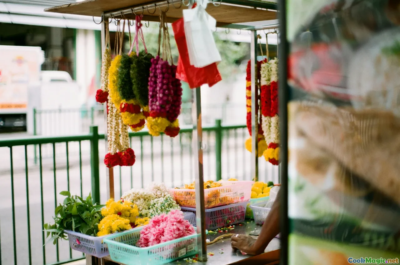 marketplace, street vendors, fresh produce, vibrant colors