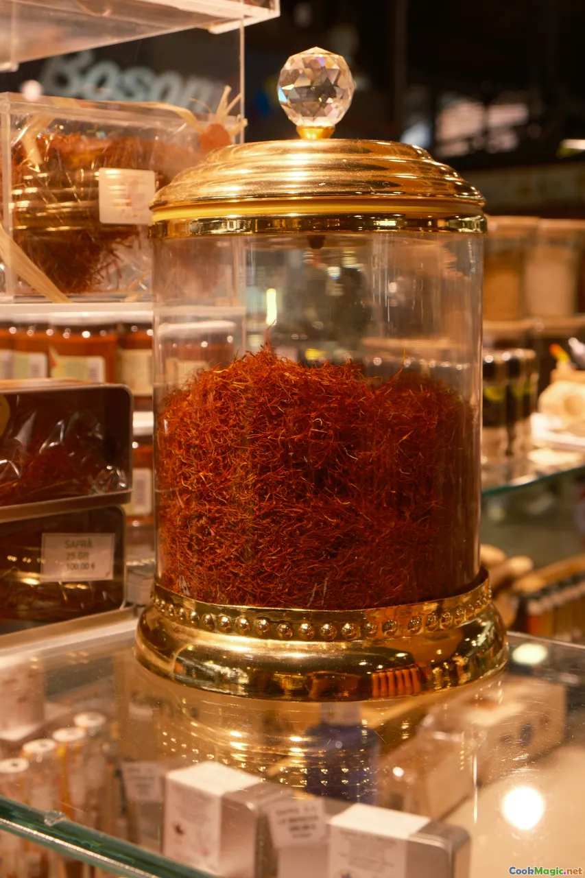 Moroccan spices, aromatic condiments, spice market