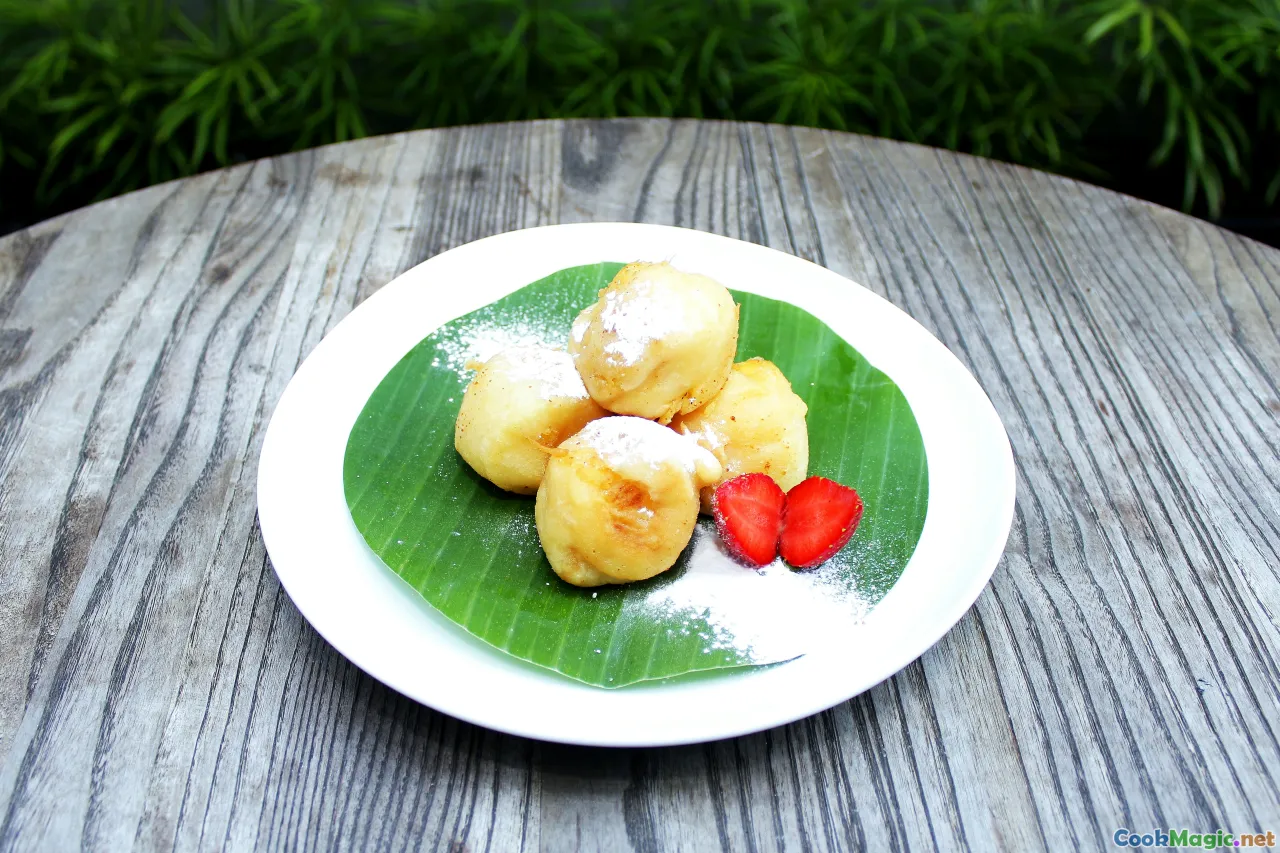 pandan mochi, traditional Malaysiankuih, snack platter