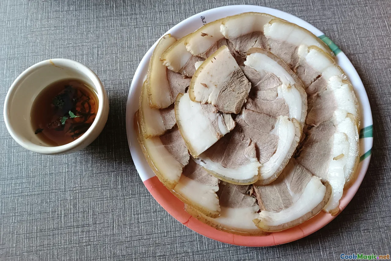 pork aspic, gelatin, stock, jinhua ham