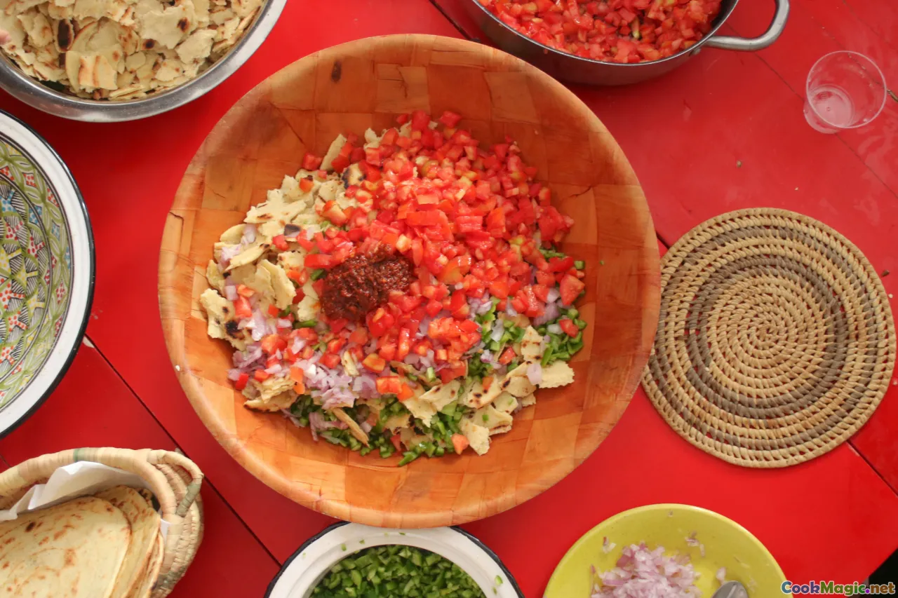 sago dishes, textures, traditional serving