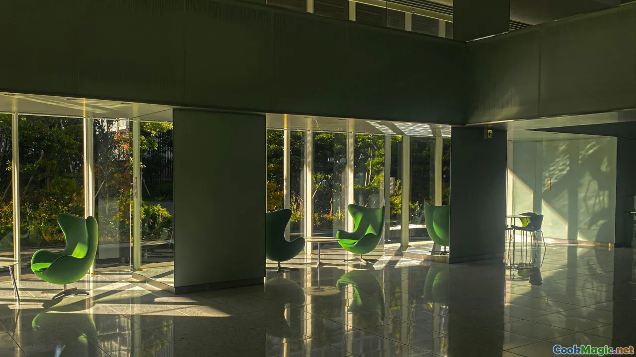 San Gines interior, green booths, madrugada