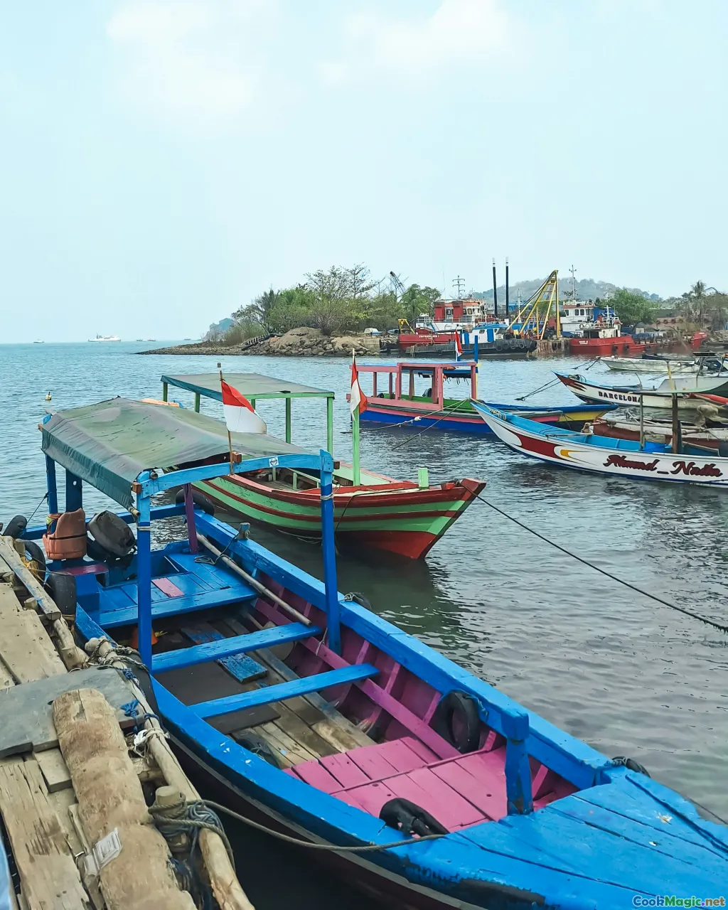 seafood market, fishermen, coastal dock