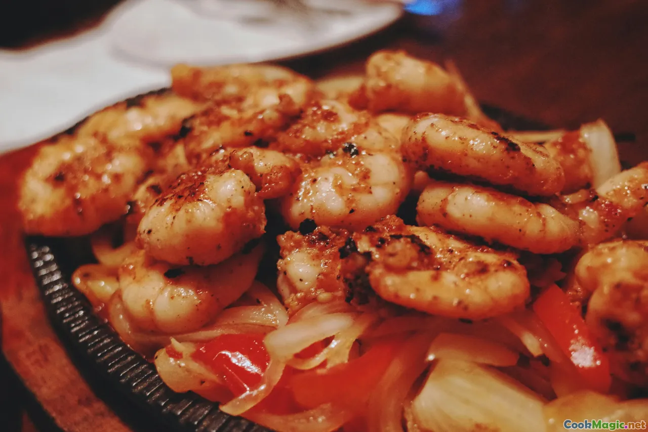 shrimp, spicy, wok, ketchup glaze