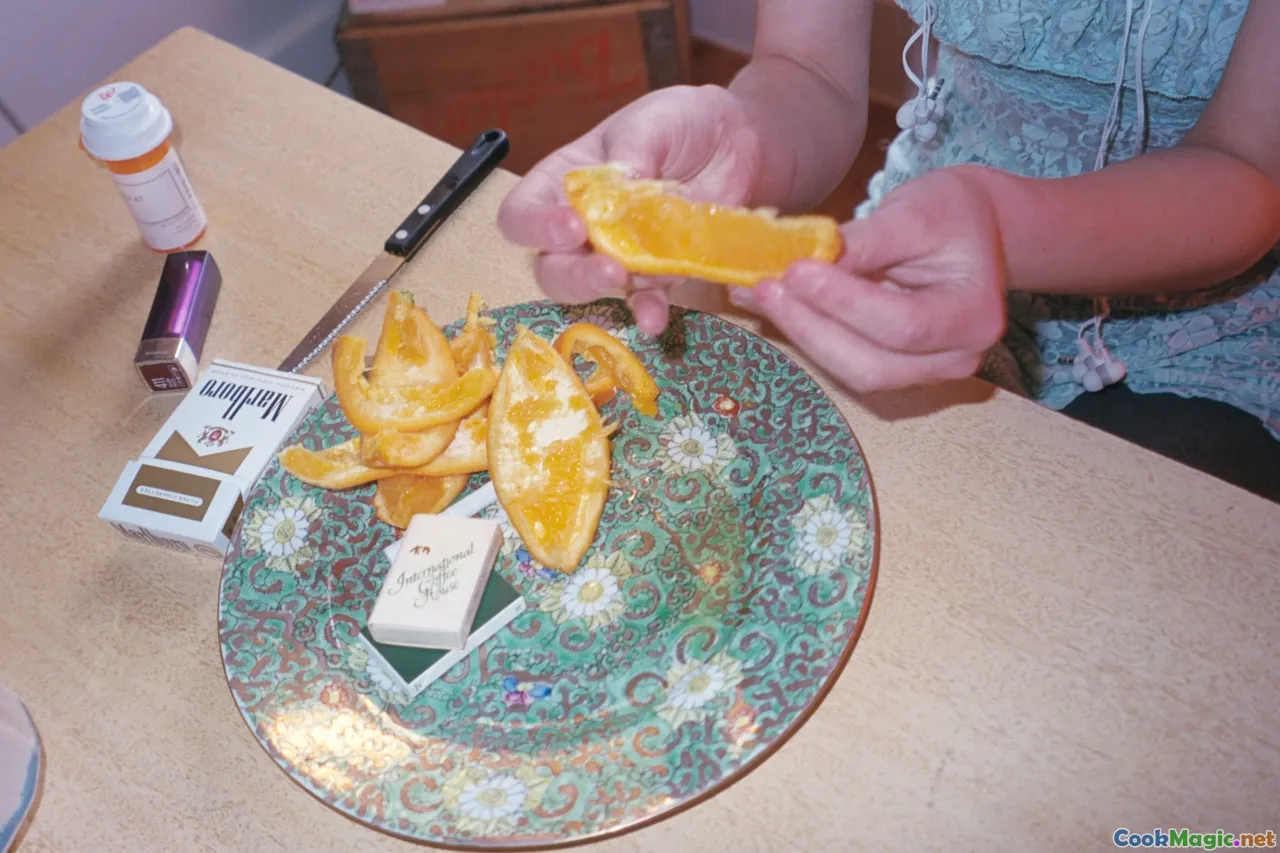 sirenje, brined cheese, salad, crumble