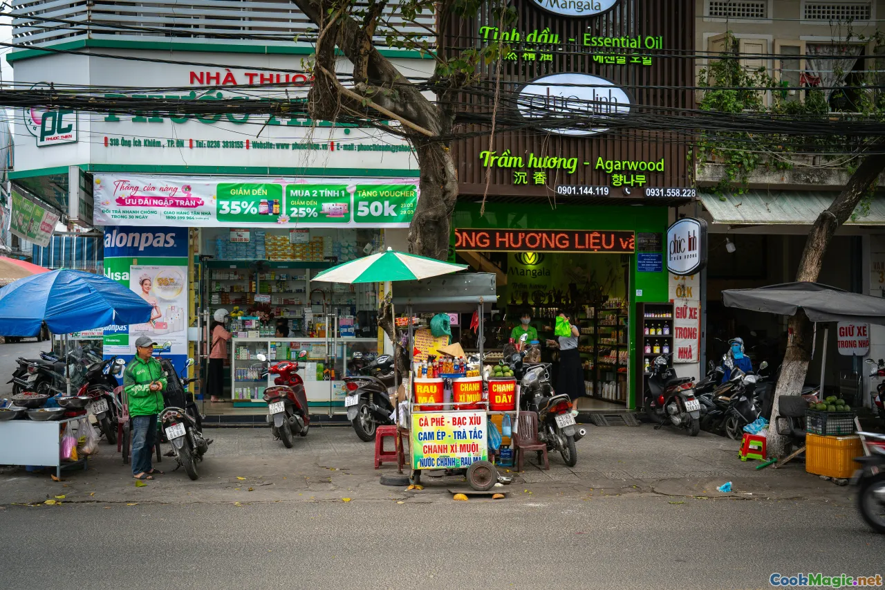 Yangon, teashop, morning, laphet thoke