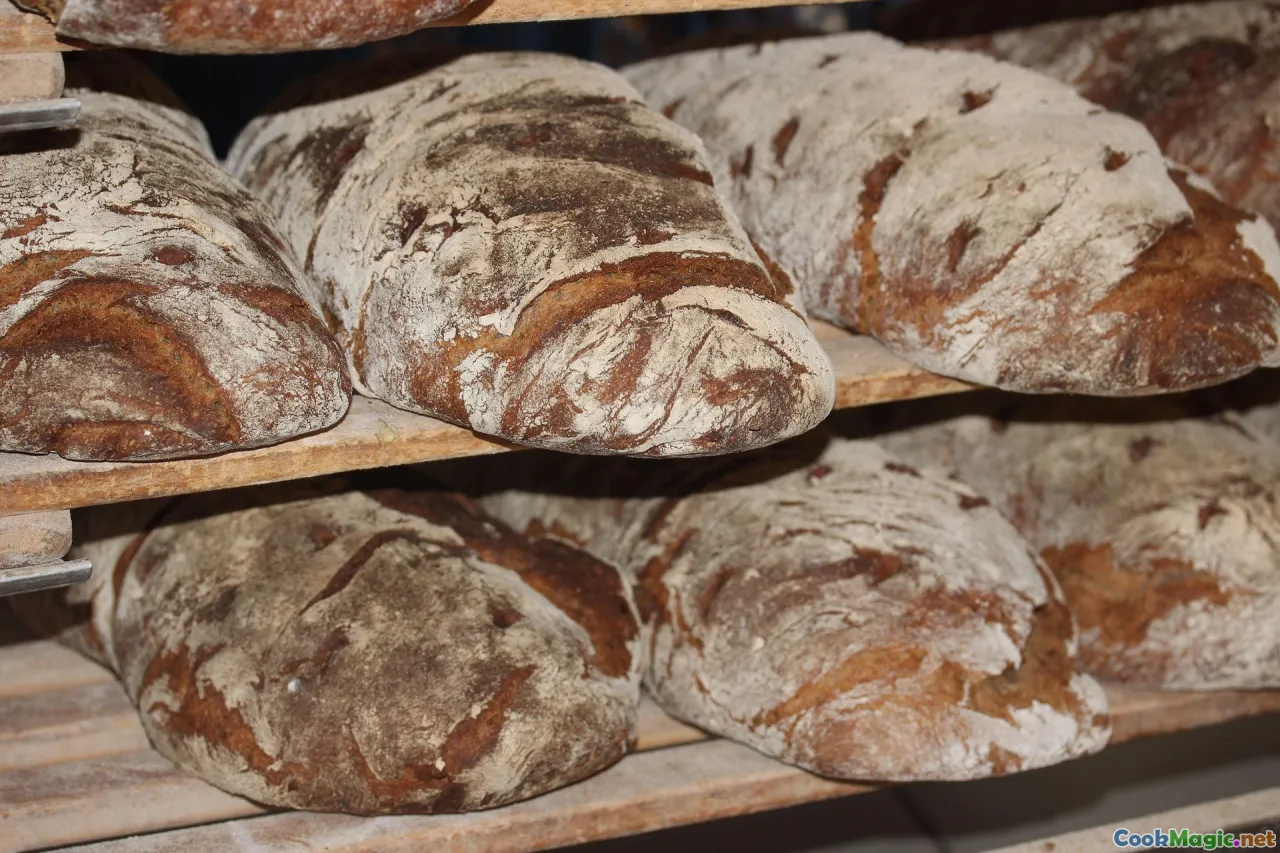 Algerian bread, traditional bakers, North African cuisine