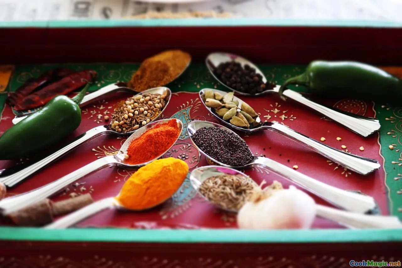 aroma, steam, bubbling curry, tasting spoon