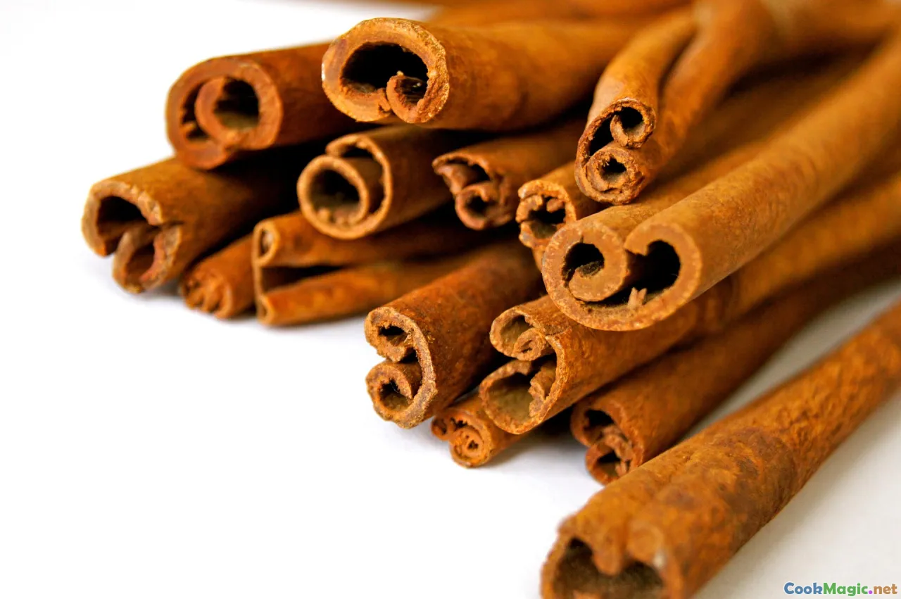 Ceylon cinnamon, cinnamon sticks, aromatic, warm spices, Sri Lankan markets