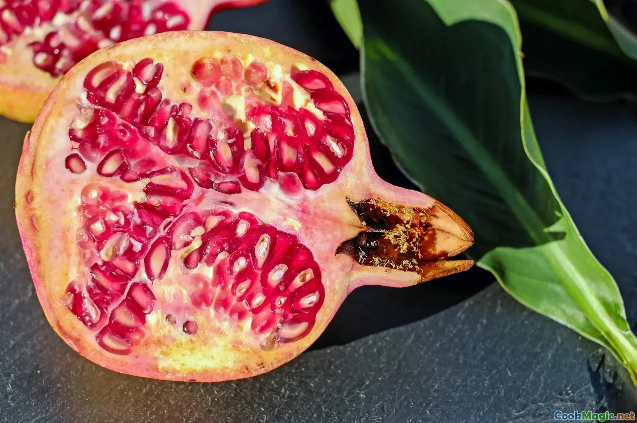 comparison, lemon, vinegar, pomegranate