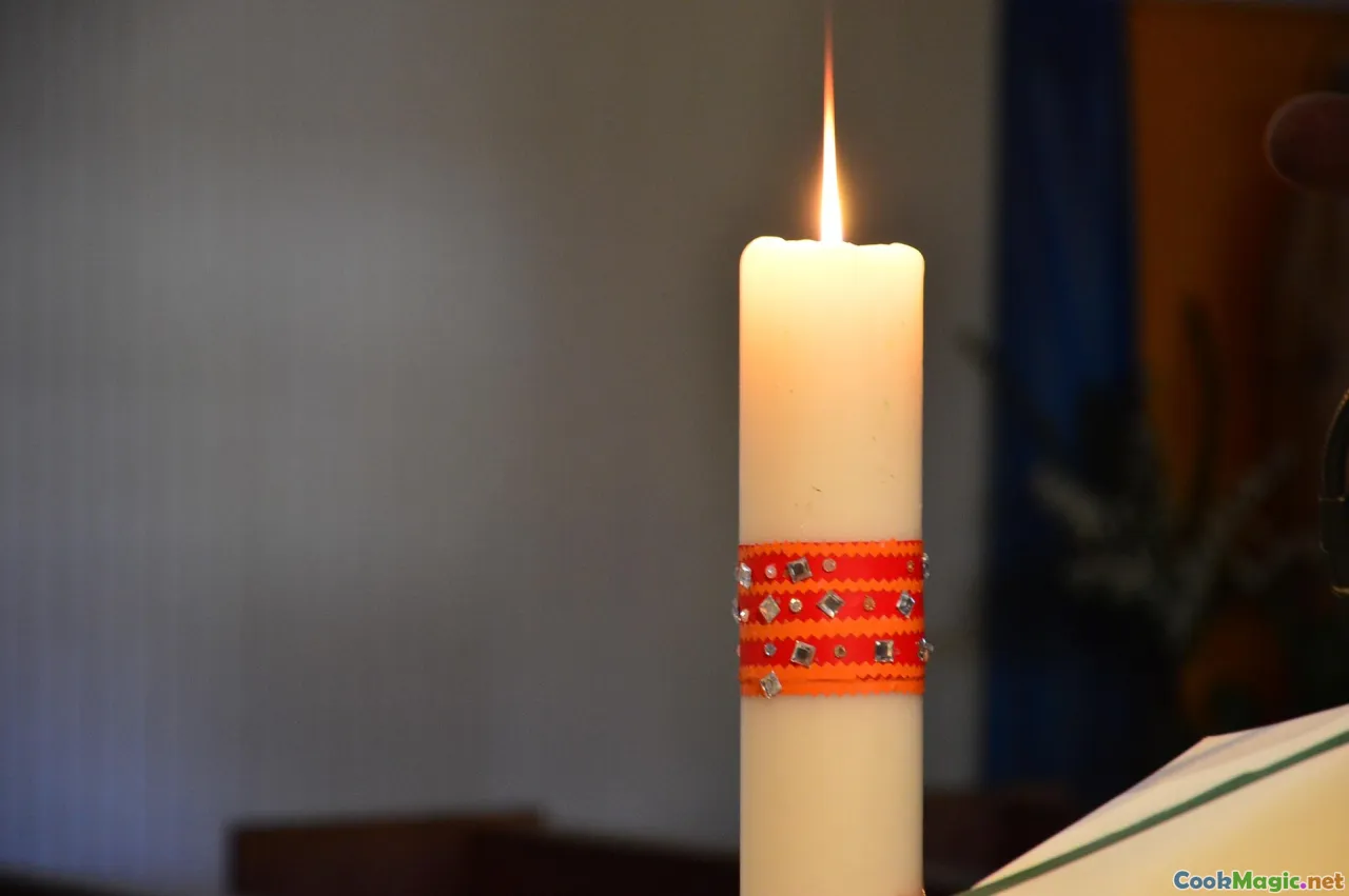 Easter candles, church procession, traditional dishes