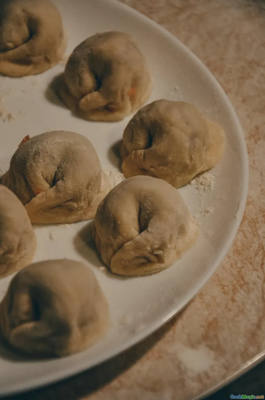 khinkali shaping, dumpling aesthetics, traditional presentation