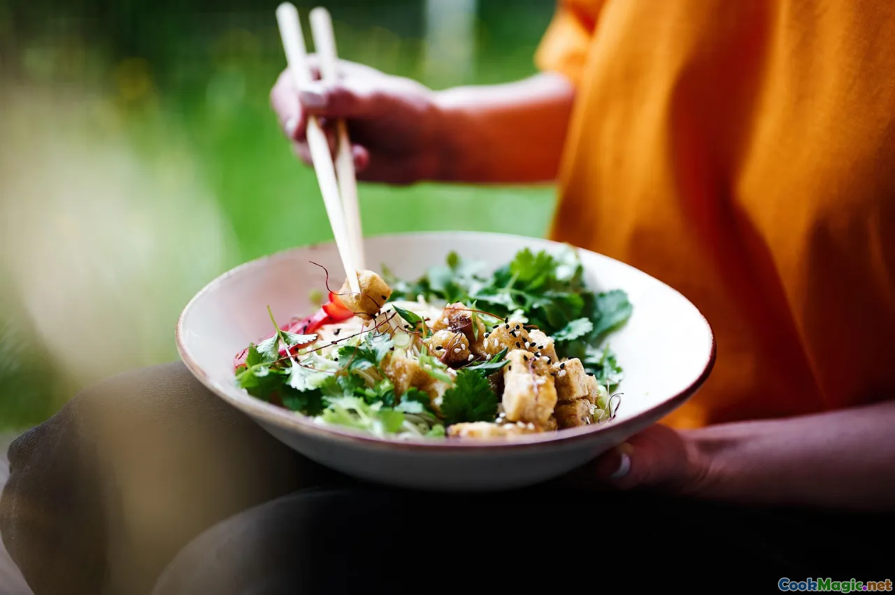 map, provincial cuisine, bowls of greens, regional diversity