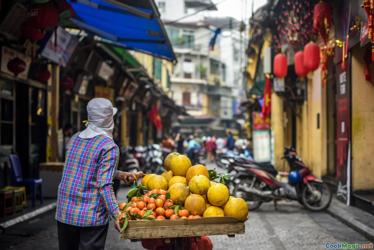 market scenes, street vendors, bowls, Vietnam travel