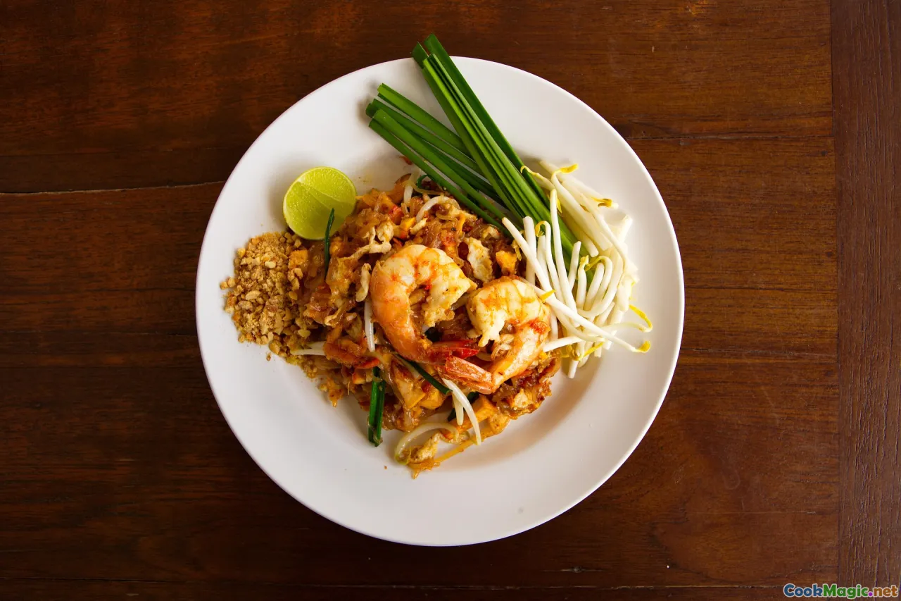 Pad Thai ingredients, stir-fry, cooking process