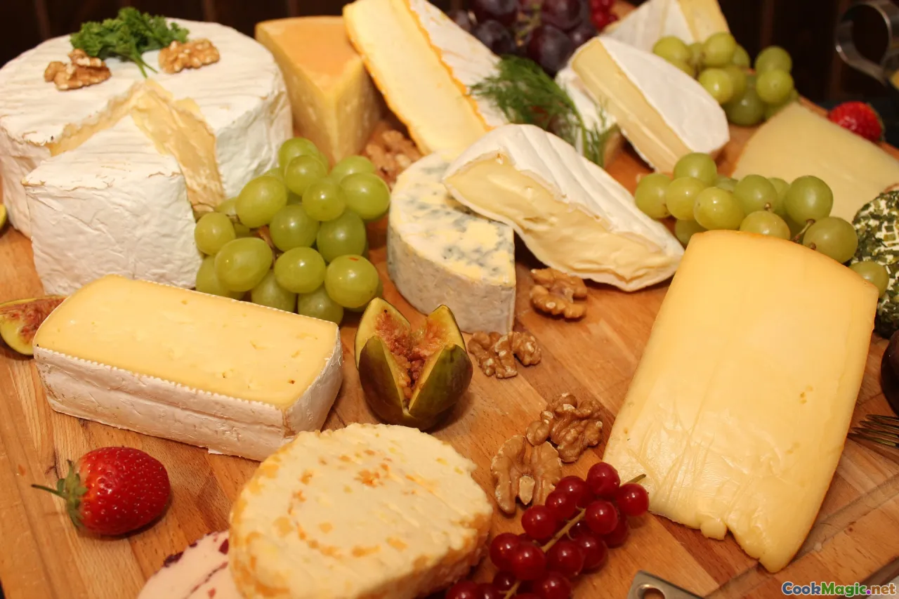 plated plant-based dishes, buffet spreads, septet-style platters, vibrant salads