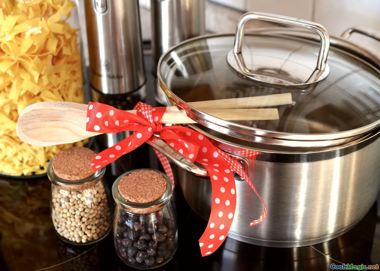 Senegalese kitchen, traditional cooking, communal meal