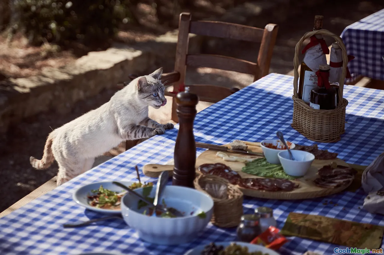 summer table, Finnish dishes, outdoor dining, seasonal ingredients