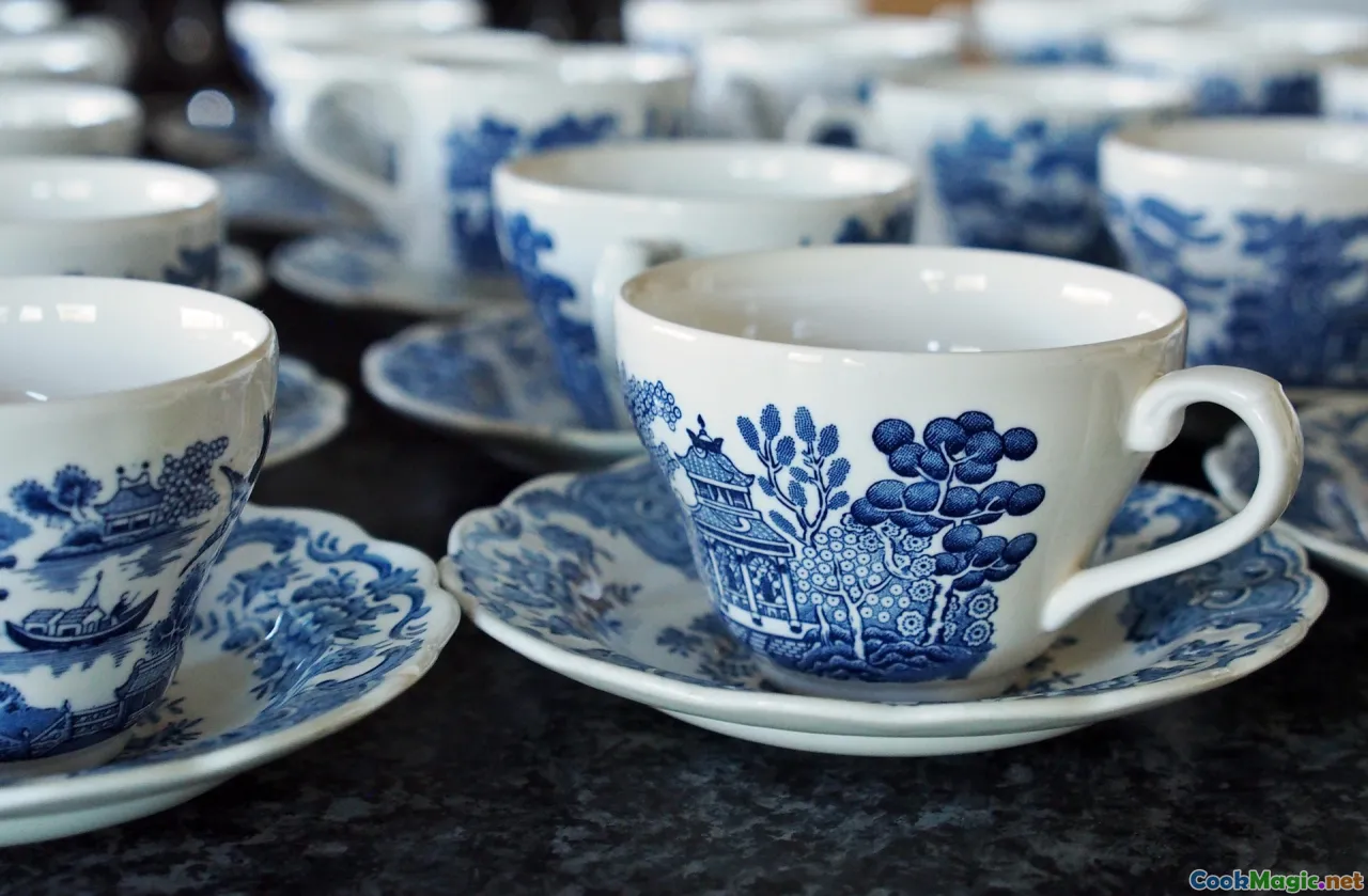 vintage ceramics, historic café, porcelain history, traditional tableware
