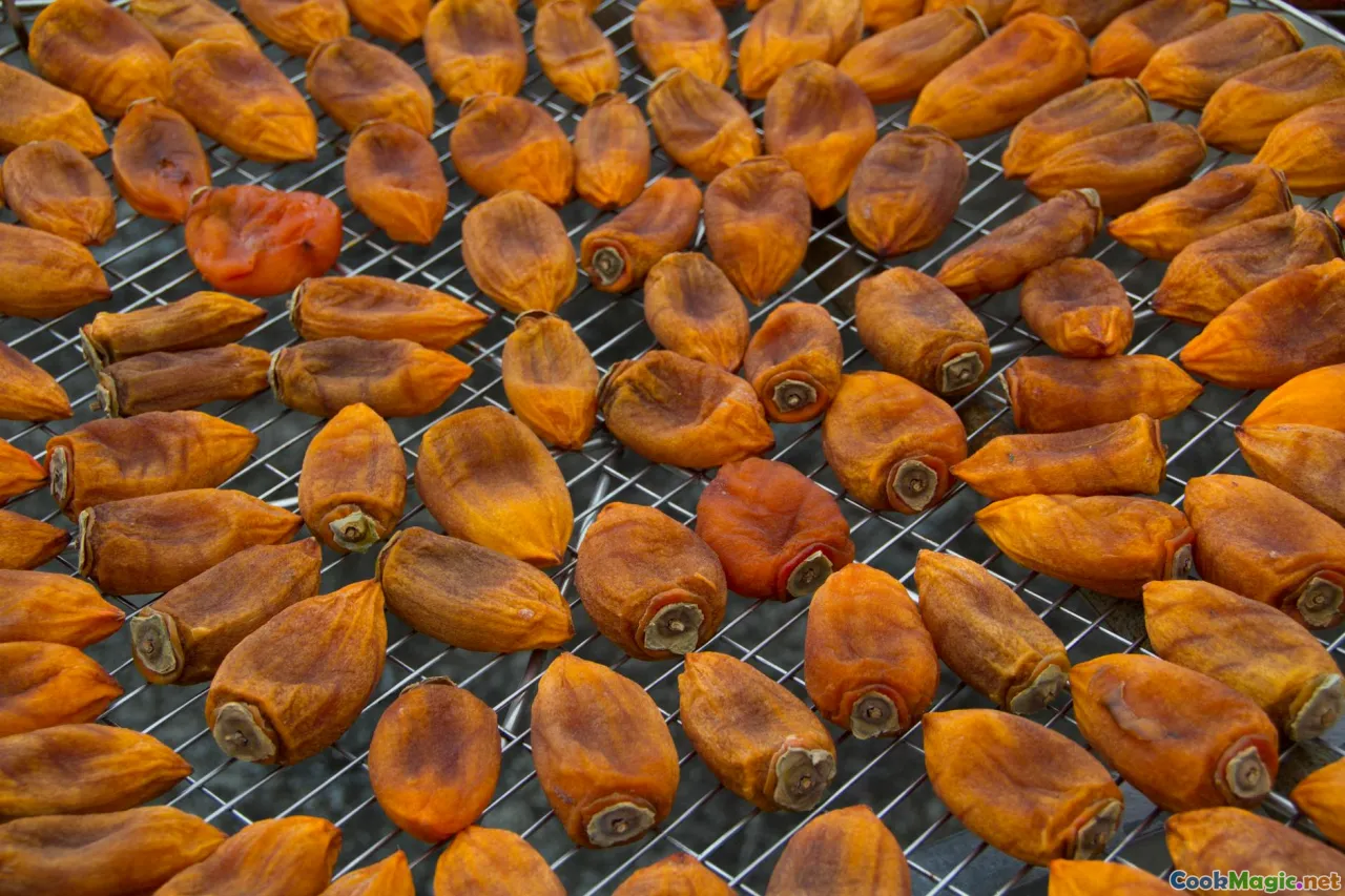 dried persimmons, fruit drying process, traditional Uzbek drying yard