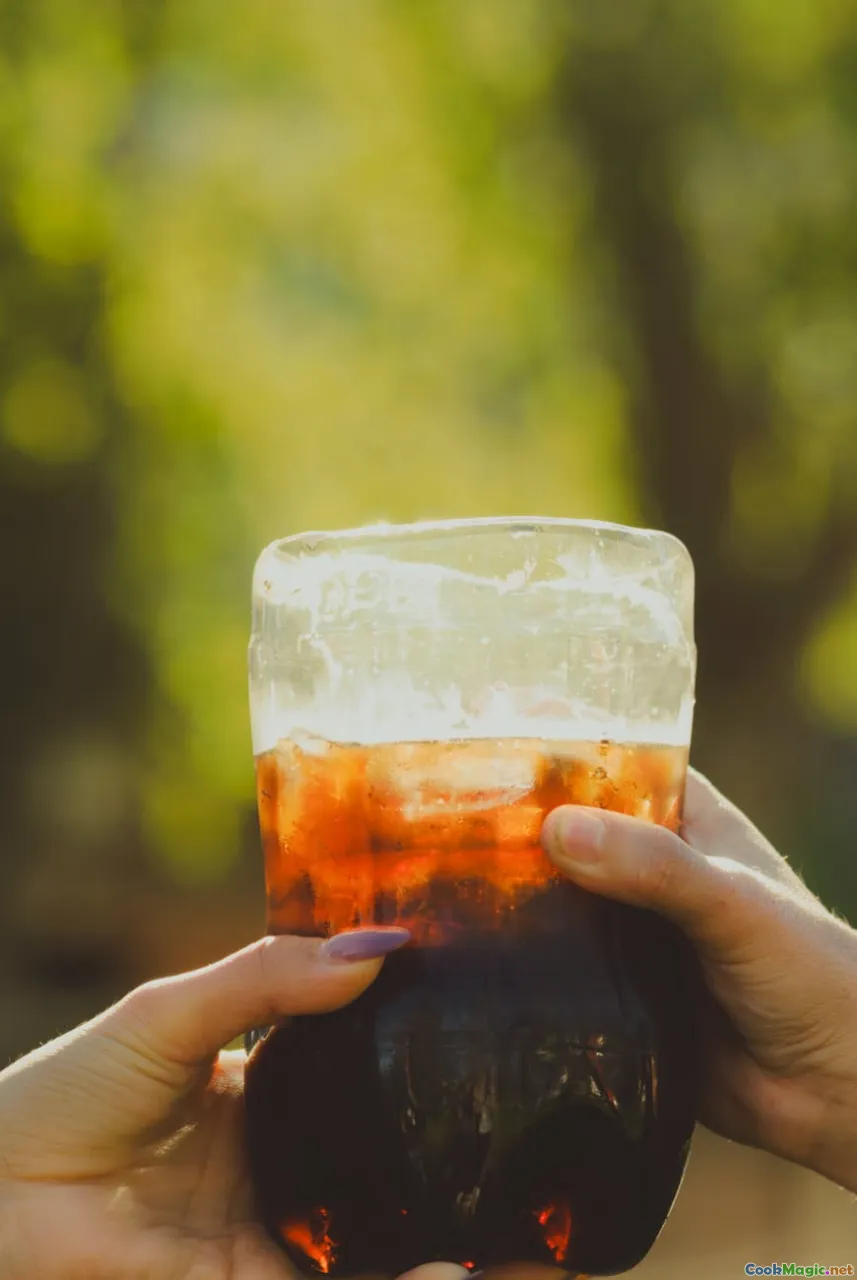 fair trade, community gathering, spice cooperative, hands holding spice