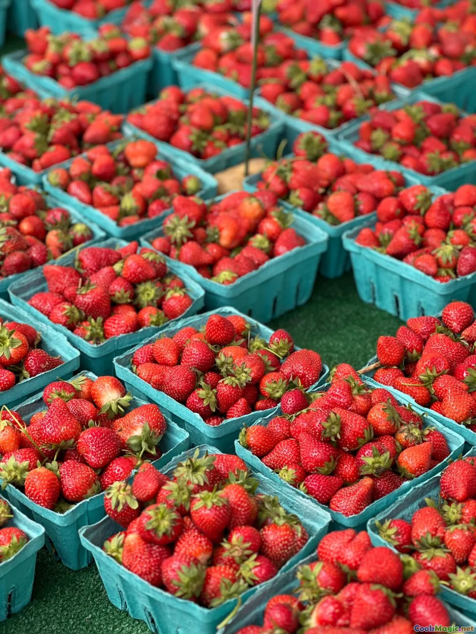 farmers market, direct-to-consumer, handcrafted foods, local economy, small farm market