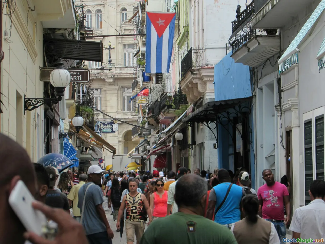 Havana cuisine, street food Havana, tapa, vibrant market, colonial architecture
