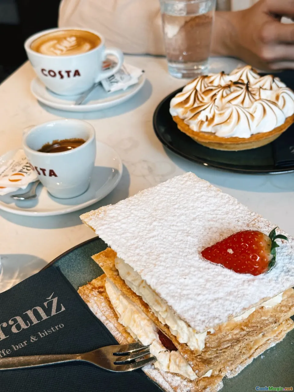 hospitality tips, communal dining, food presentation