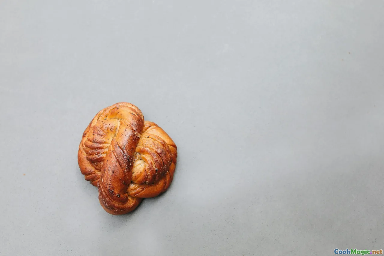 lussekatter, saffron buns, Christmas baking, Scandinavian sweet bread