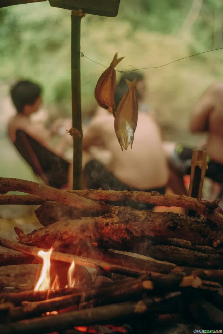 Māori food tradition, fishing Maori, traditional smoking Māori