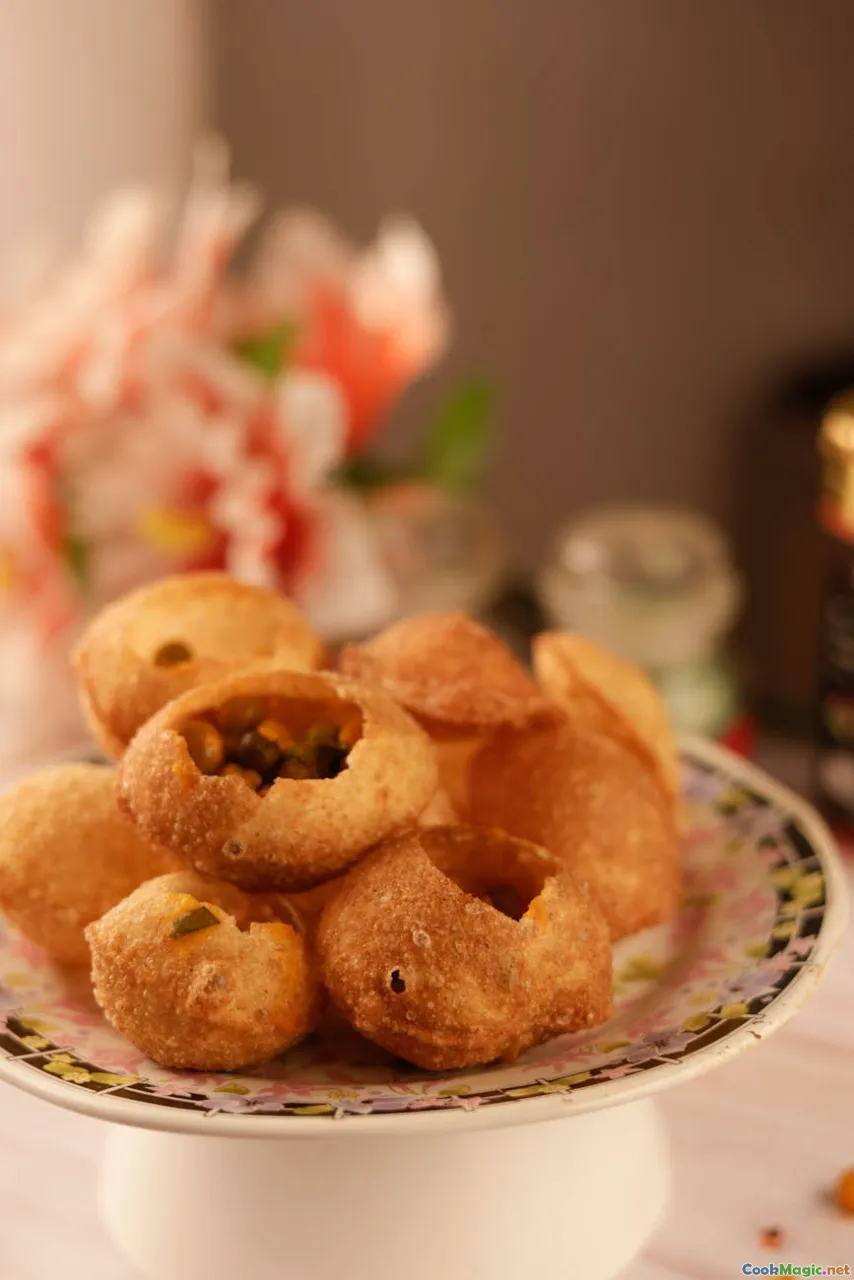 mint coriander chutney, tamarind saunth, chaat, Delhi street food