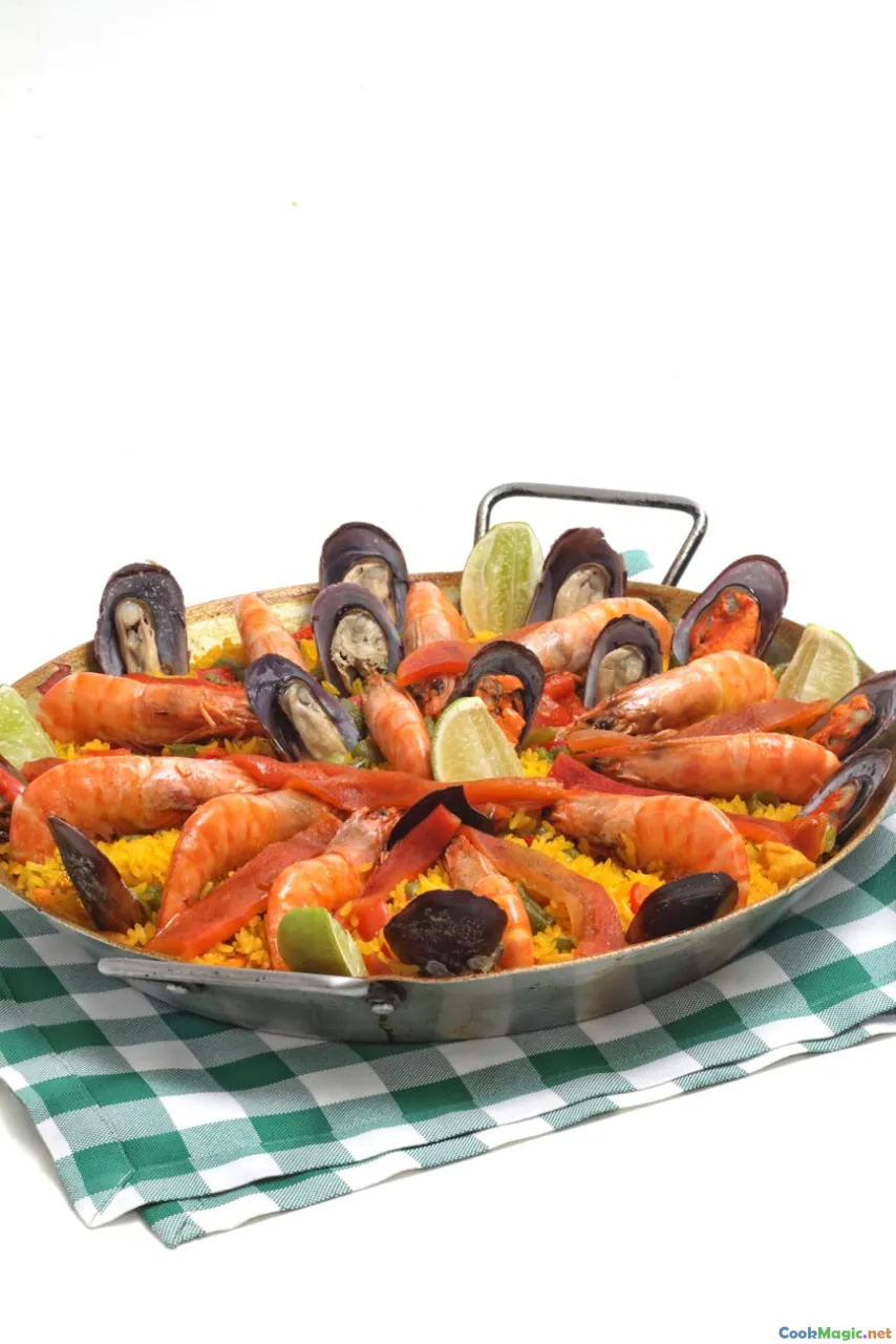 Fresh Seafood Sourcing for Authentic Spanish Caldo de Mariscos