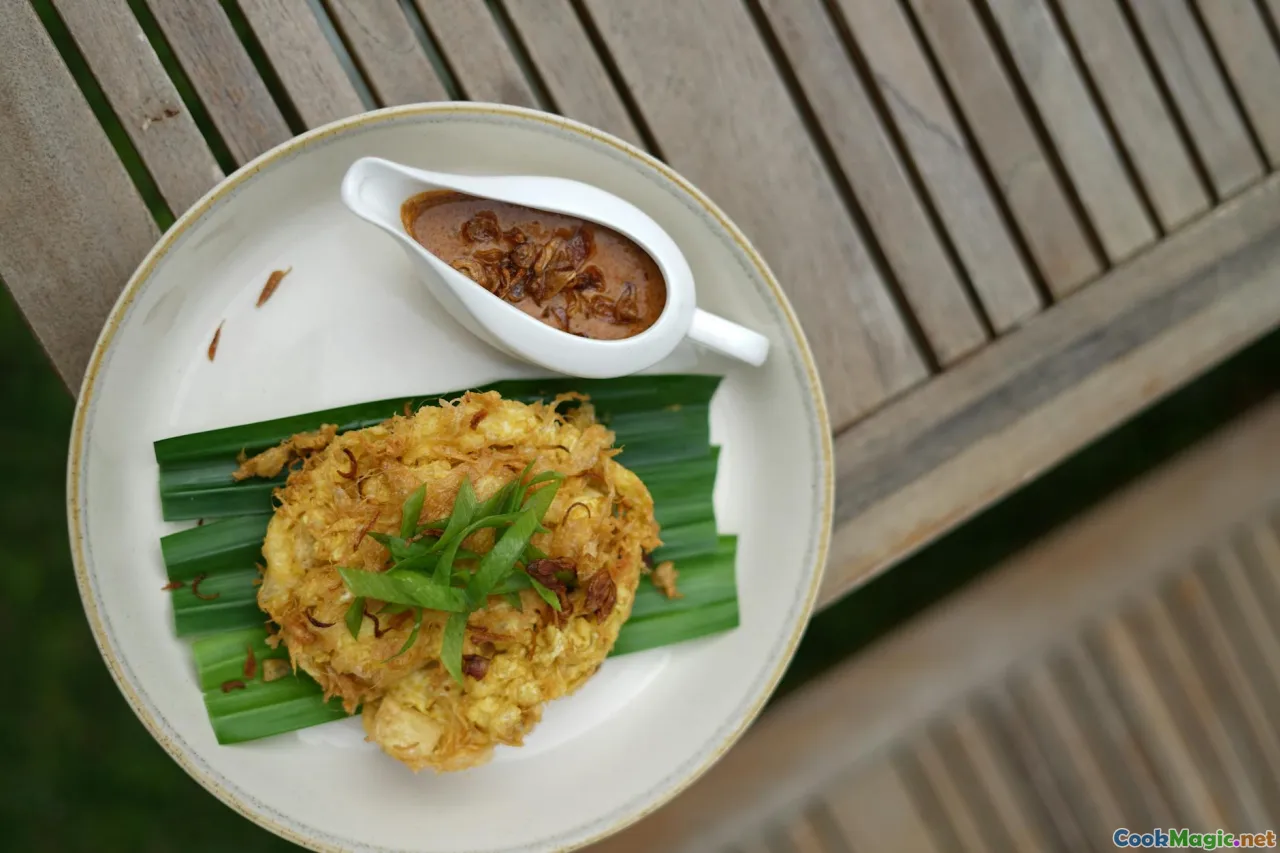 serving dish, Hawaiian plate, tropical garnishes