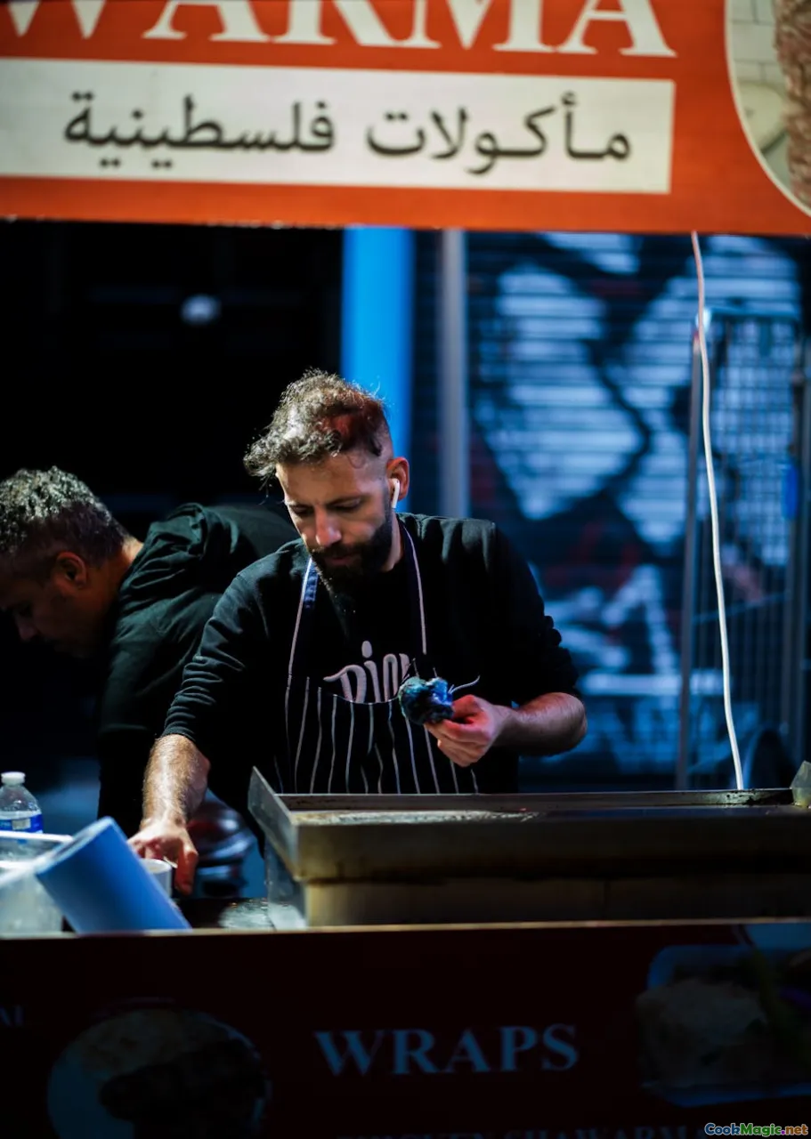 shawarma, Middle Eastern influences, street food Argentina, wraps, grilling