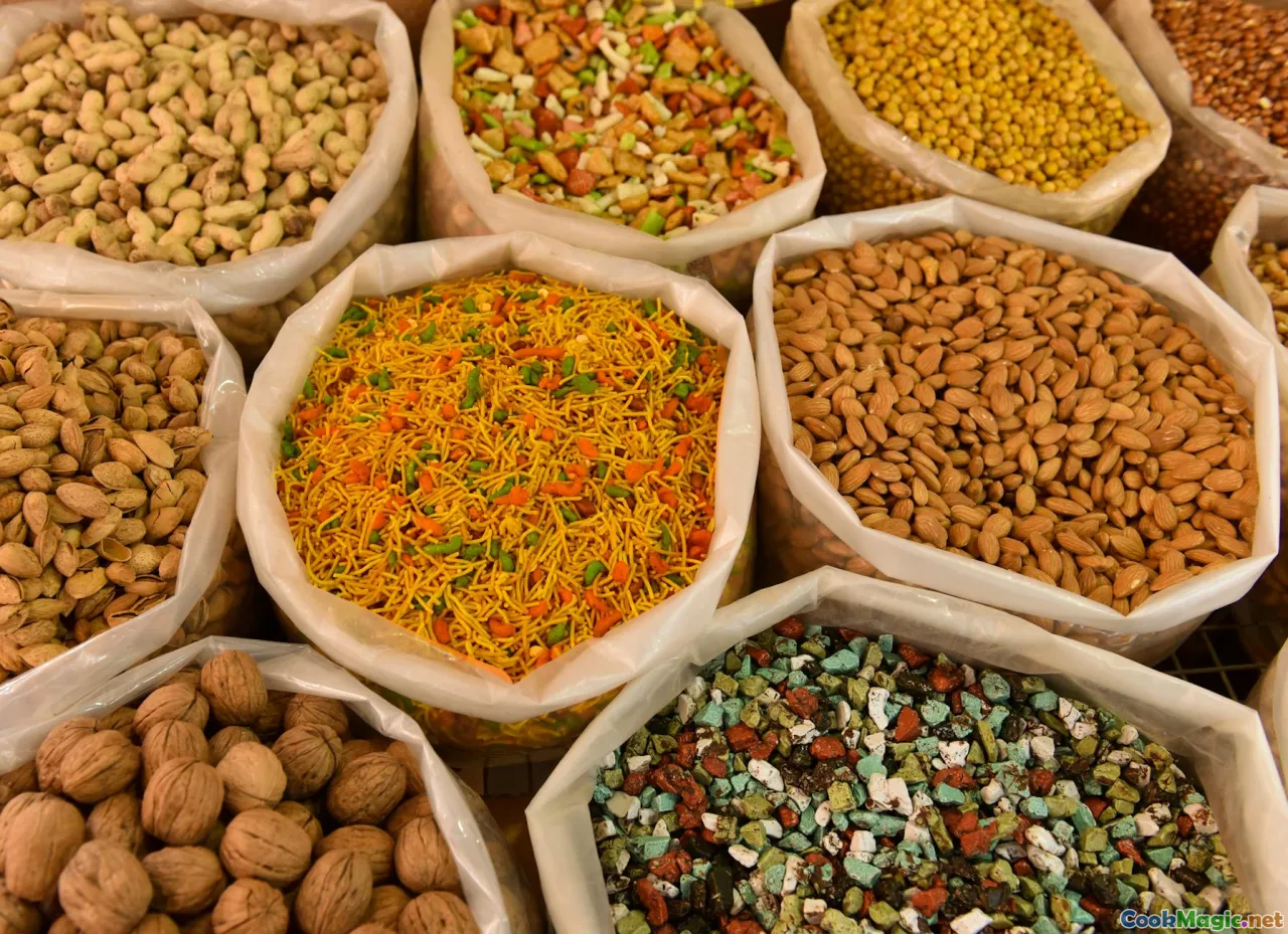 spices, Azerbaijani spice market, cardamom pods, whole cloves