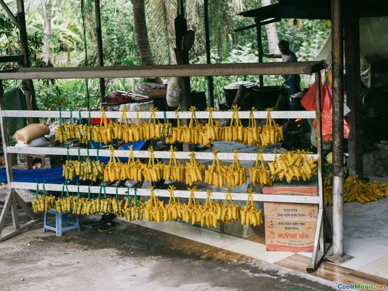 steaming rice, pre-soaking rice, rice cooking techniques, traditional Malaysian rice dishes