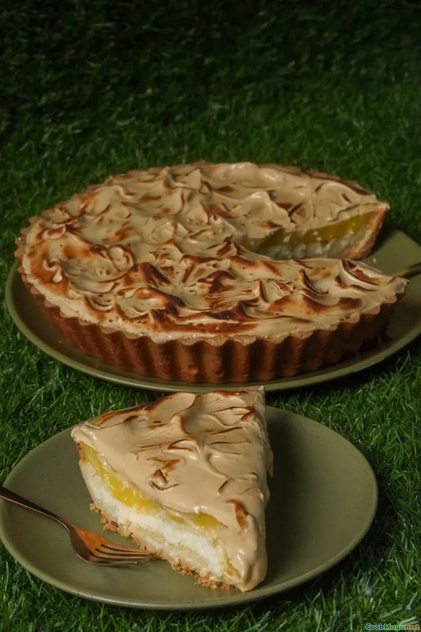 tart assembly, filling putting, pastry layers, dessert presentation