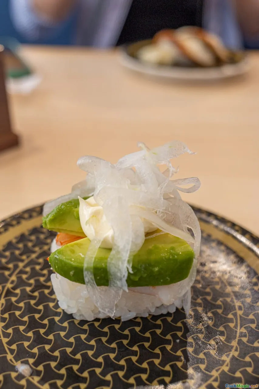 Global Dining Etiquette and What to Know Before Traveling