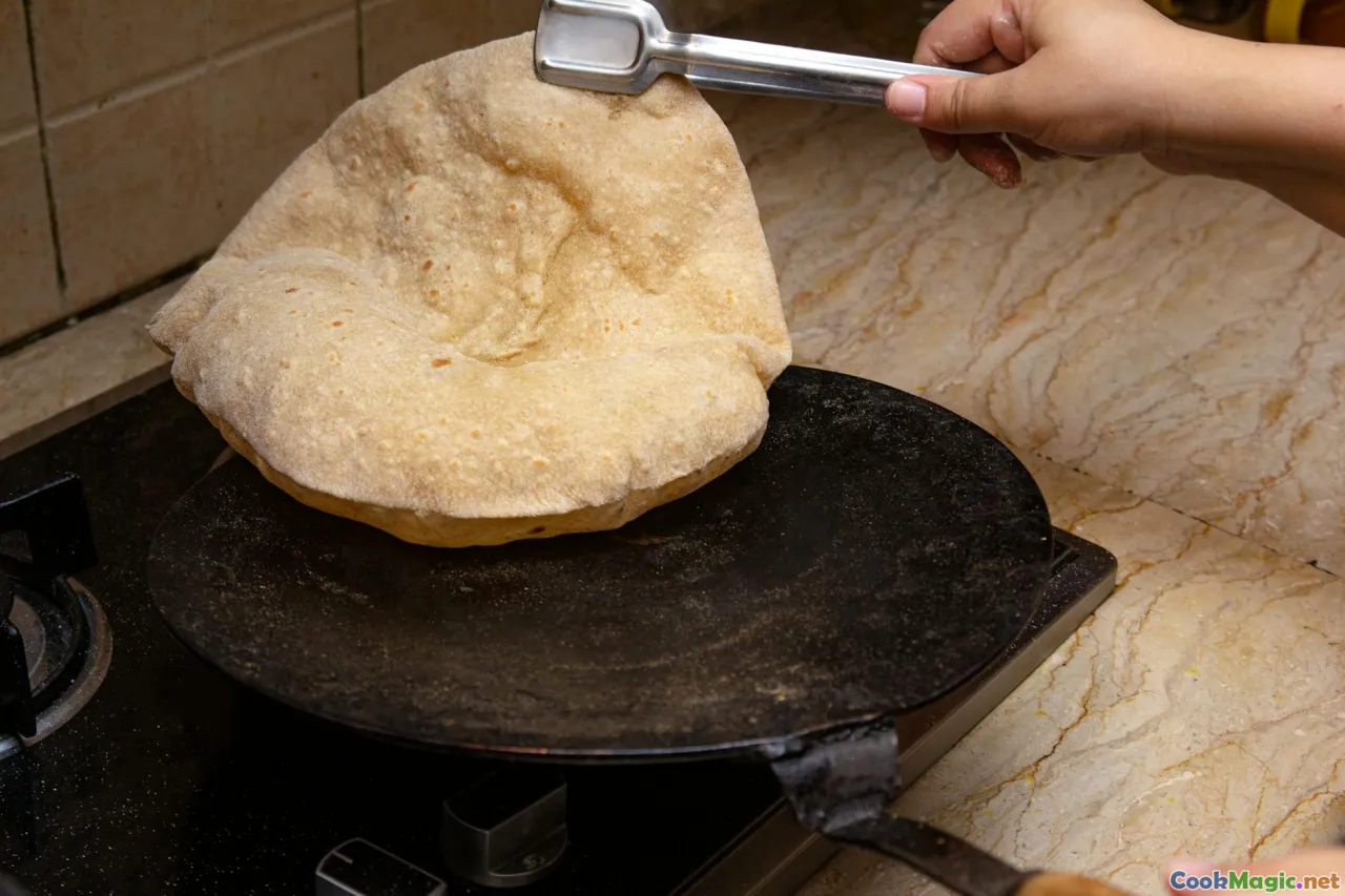 Roti Versus Naan Exploring Pakistani Bread Traditions