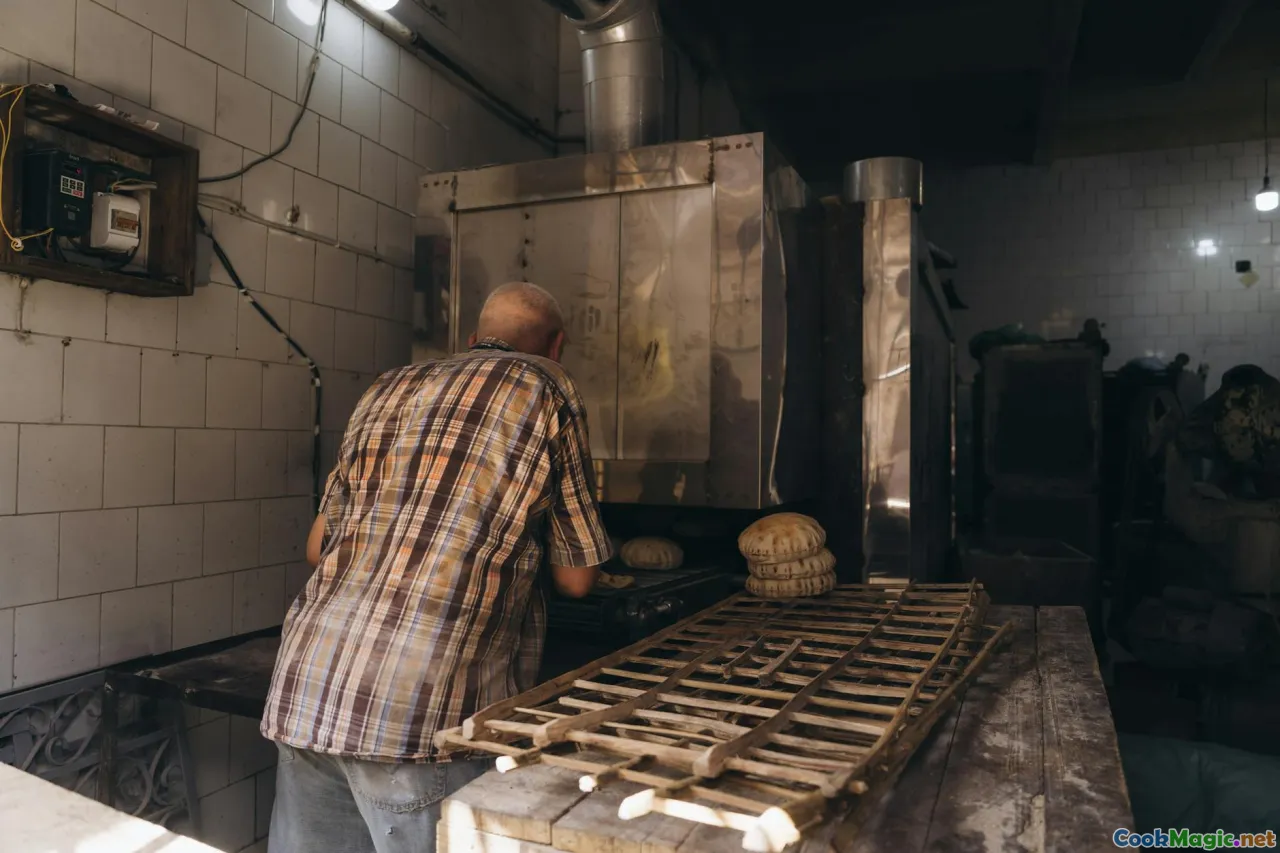 The Role of Bread in Egyptian Meals and Feeding Traditions