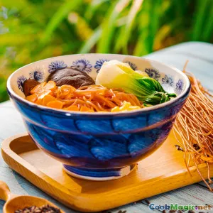 A Guide to Sapasui Samoa's Flavorful Noodle Dish